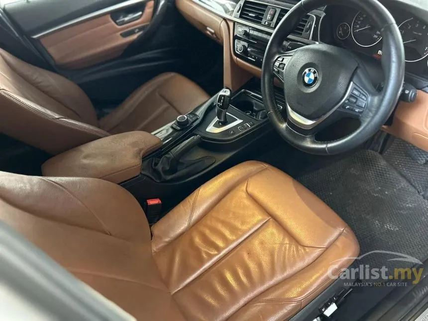 2016 BMW 318i Luxury Sedan
