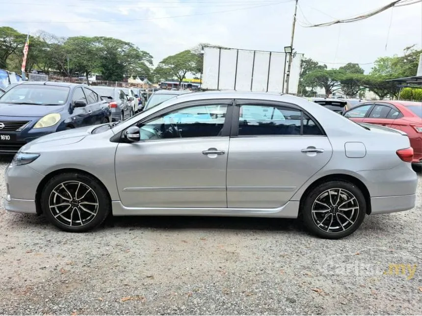 2013 Toyota Corolla Altis V Sedan