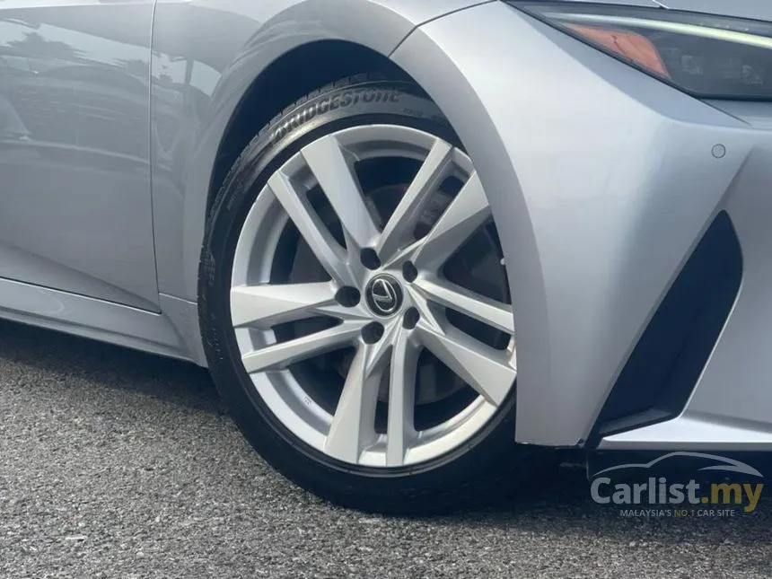 2021 Lexus IS 300 Luxury Sedan