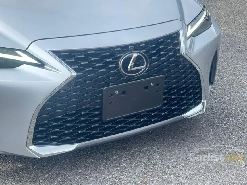2021 Lexus IS 300 Luxury Sedan
