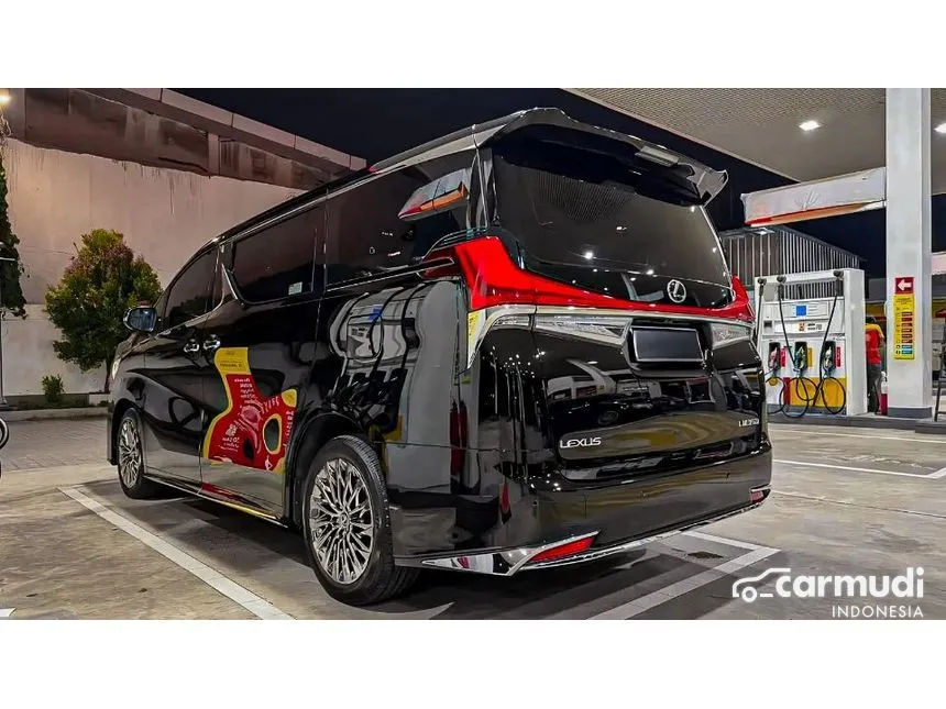 2021 Lexus LM 350 4 Seater MPV