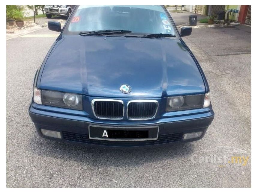 1999 BMW 318i Sedan