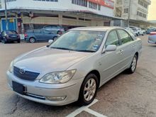 2004 Toyota Camry 2.4 V Sedan