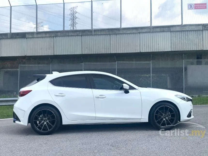 2015 Mazda 3 SKYACTIV-G Hatchback