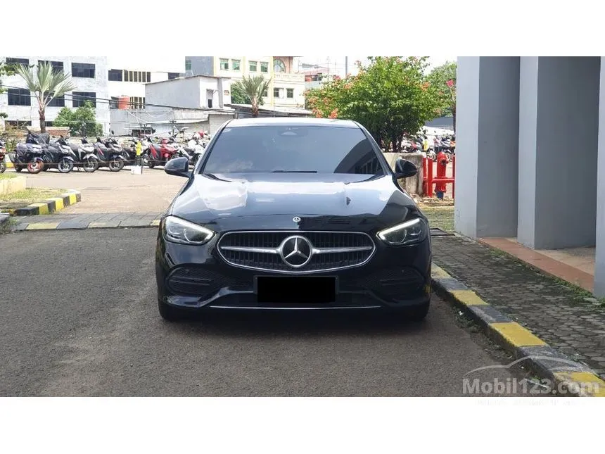 2022 Mercedes-Benz C200 Avantgarde Line Sedan