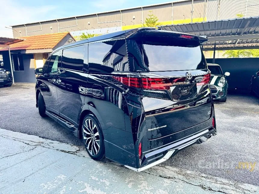 2025 Toyota Alphard Executive Lounge MPV