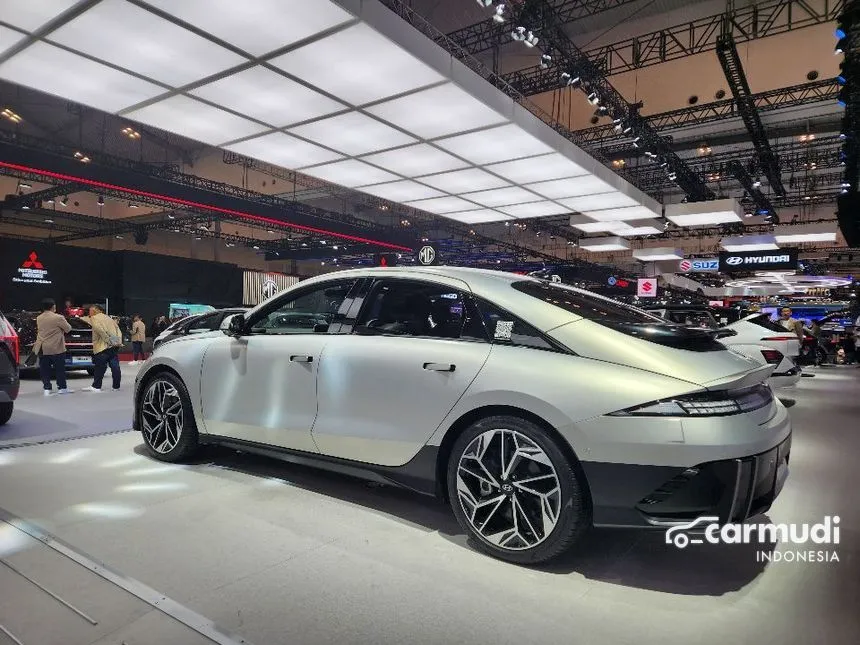 2023 Hyundai IONIQ 6 Signature Long Range Sedan