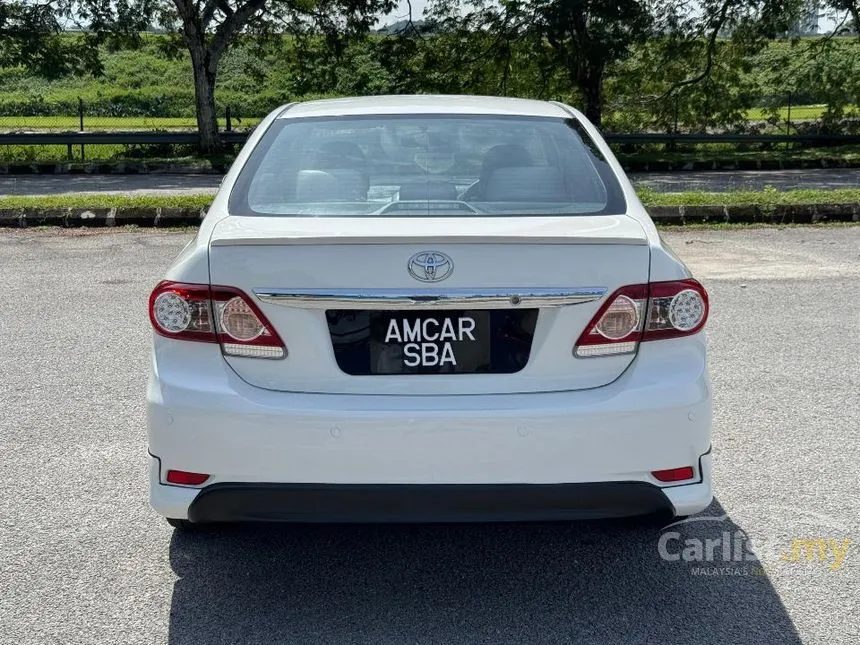 2011 Toyota Corolla Altis V Sedan