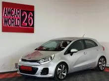 ORI15 Kia Rio 1.4 SX FACELIFT HATCHBACK SUNROOF ONE OWNER / 1-3 YR WARRANTY / KEYLESS