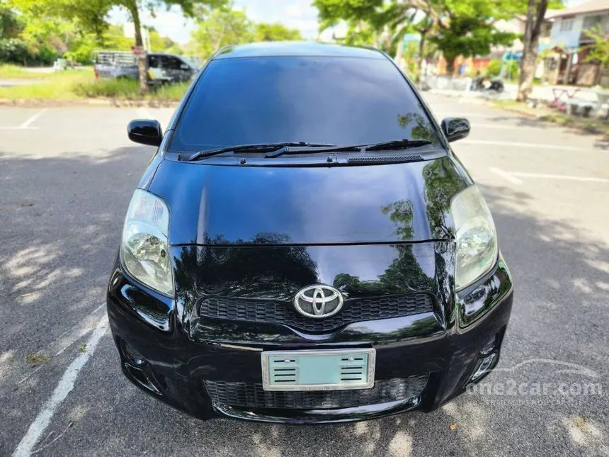 2013 Toyota YARIS E Hatchback