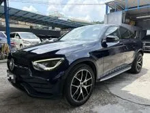 2020 Mercedes-Benz GLC300 2.0 4MATIC AMG Line Coupe / Full Service / Still Under Warranty