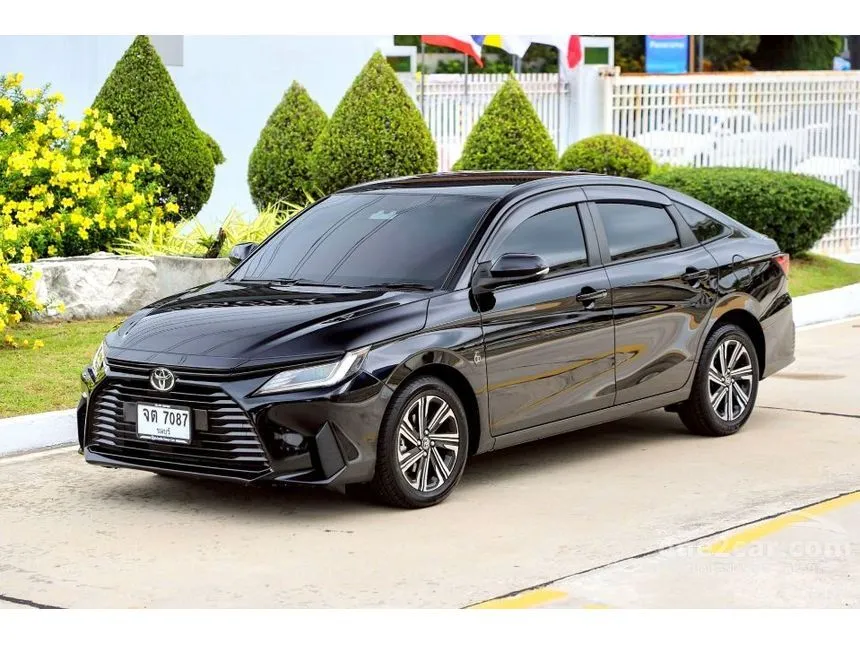 2022 Toyota Yaris Ativ Smart Sedan