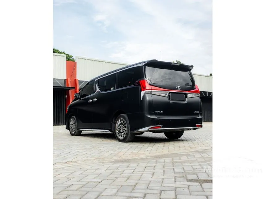 2021 Lexus LM 350 4 Seater MPV