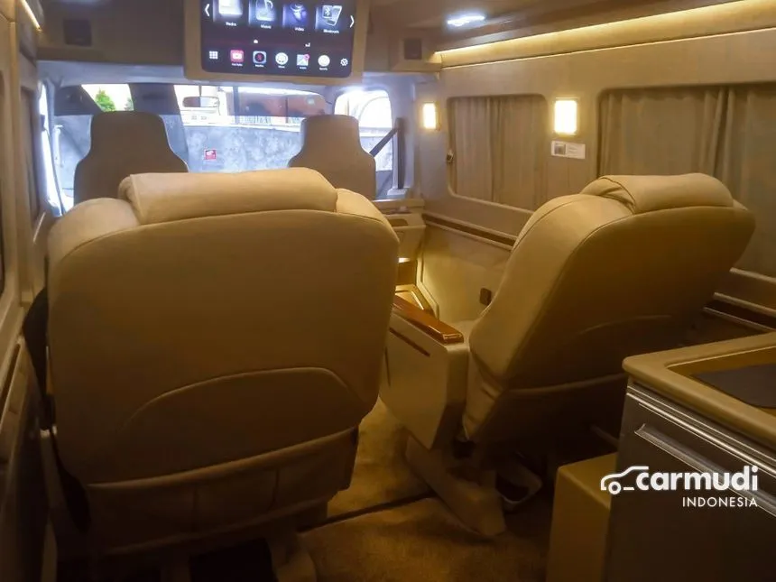 2022 Isuzu Elf NLR Truck