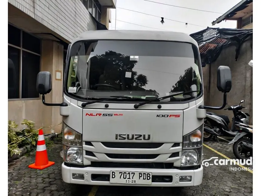 2022 Isuzu Elf NLR Truck