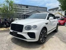 2022 Bentley Bentayga 4.0 V8 Grade 5A 15k km S Two-Tone Interior(Black/Red) SUV