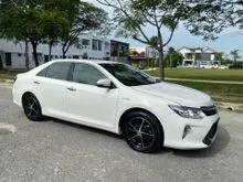 2015 Toyota Camry 2.5 Hybrid Sedan