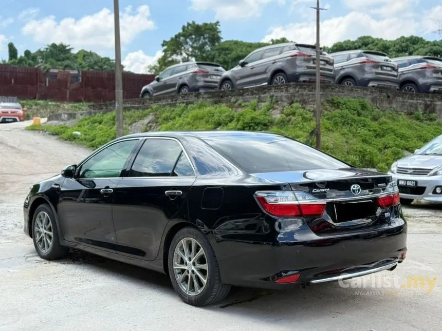 2018 Toyota Camry Hybrid Luxury Sedan