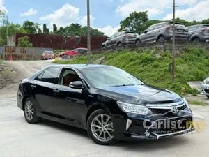 2018 Toyota Camry 2.5 Hybrid Luxury Sedan