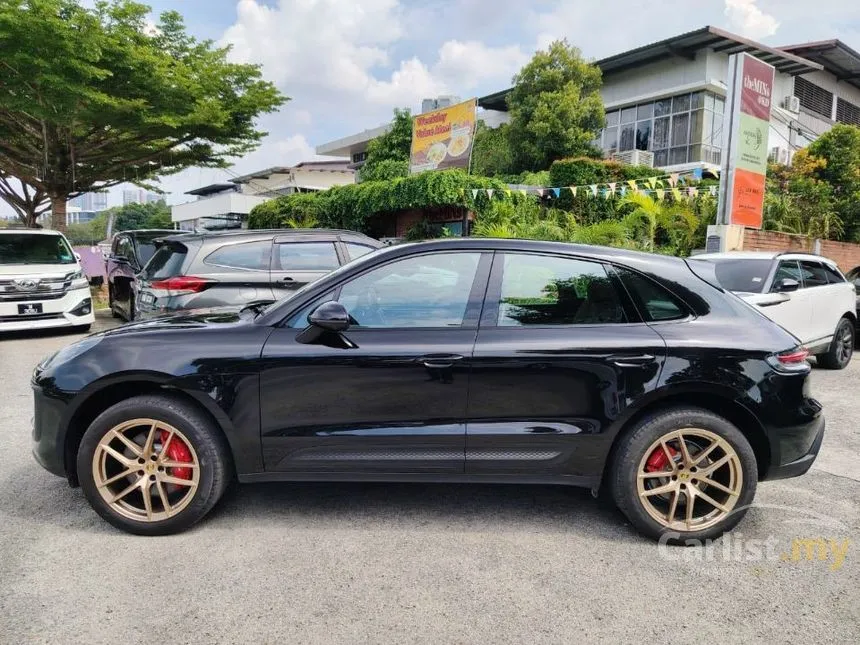 2021 Porsche Macan Turbo SUV
