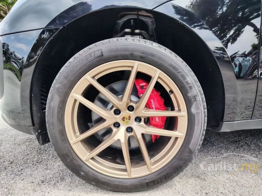 2021 Porsche Macan Turbo SUV