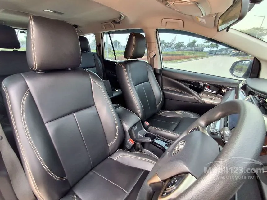 2022 Toyota Kijang Innova V MPV