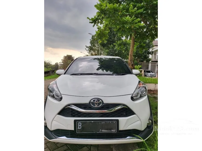 Jual Mobil Toyota Sienta 2021 V 1.5 di Banten Automatic MPV Putih Rp 233.000.000