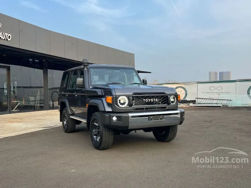 Jual Mobil Toyota Land Cruiser 2024 70 GXL 2.8 di DKI Jakarta Automatic SUV Abu