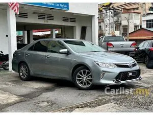 2017 Toyota Camry 2.5 Hybrid Luxury Sedan