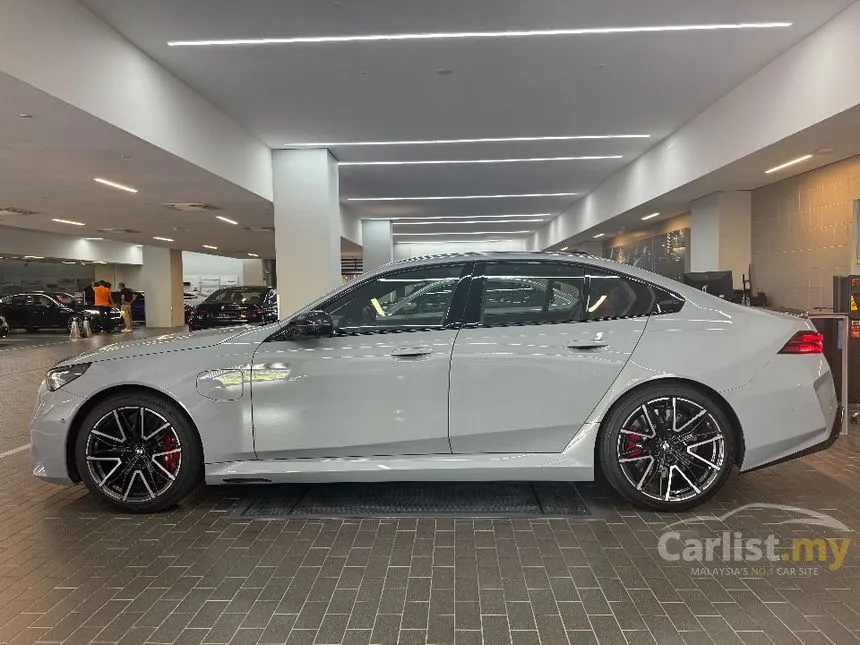 2025 BMW M5 Sedan