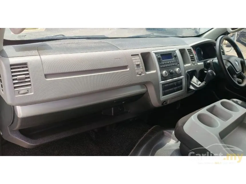 2022 Foton View C2 High Roof Window Van