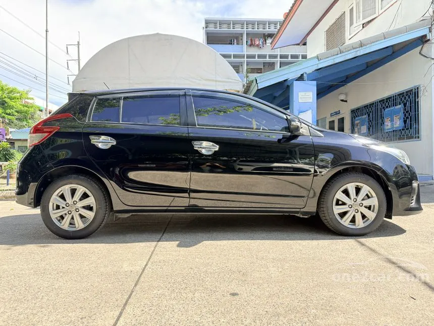 2013 Toyota YARIS G Hatchback
