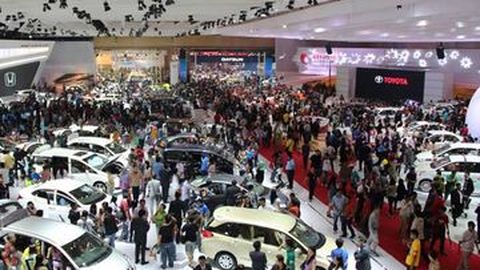 Penjualan Mobil Indonesia Turun