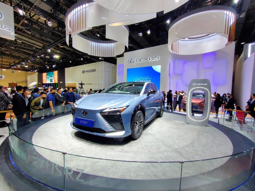 Lexus: bagi Merek Mobil Mewah, Cara Melayani Orang Kaya Sangat Penting