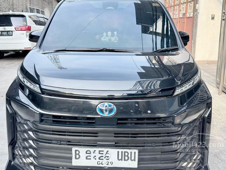 Jual Mobil Toyota Voxy 2022 (Premium Color) 2.0 di DKI Jakarta ...
