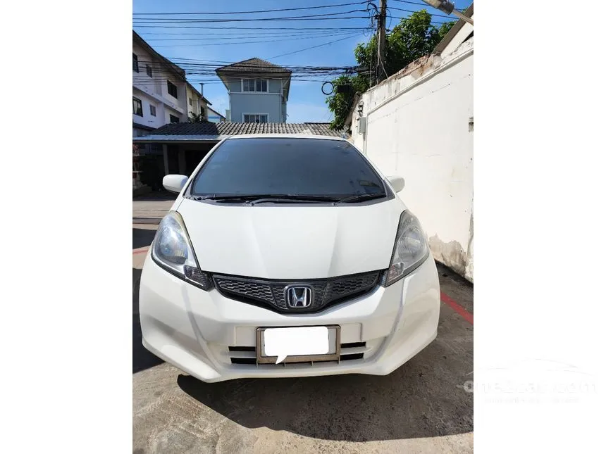 2013 Honda Jazz V i-VTEC Hatchback