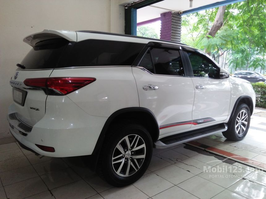 Jual Mobil Toyota Fortuner 2019 VRZ 2 4 di Jawa Barat 