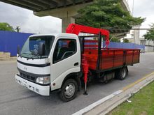 Hino lorry crane /Isuzu lorry crane /Nissan lorry crane /Fuso lorry crane/ bdm7500kg/ year registered 2020