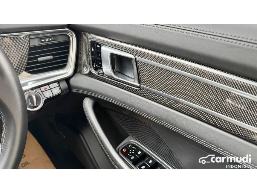 2017 Porsche Panamera 4S Hatchback