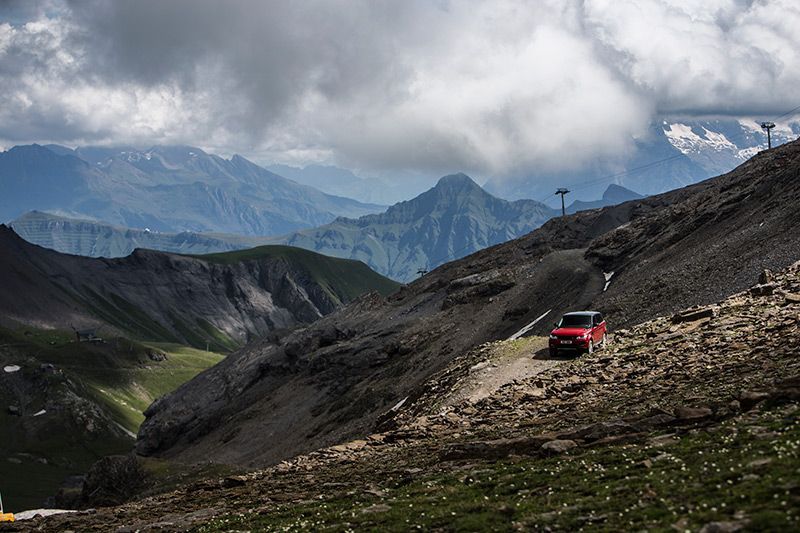 Range Rover Sport Taklukkan Gunung Alpine Bikin Merinding 2