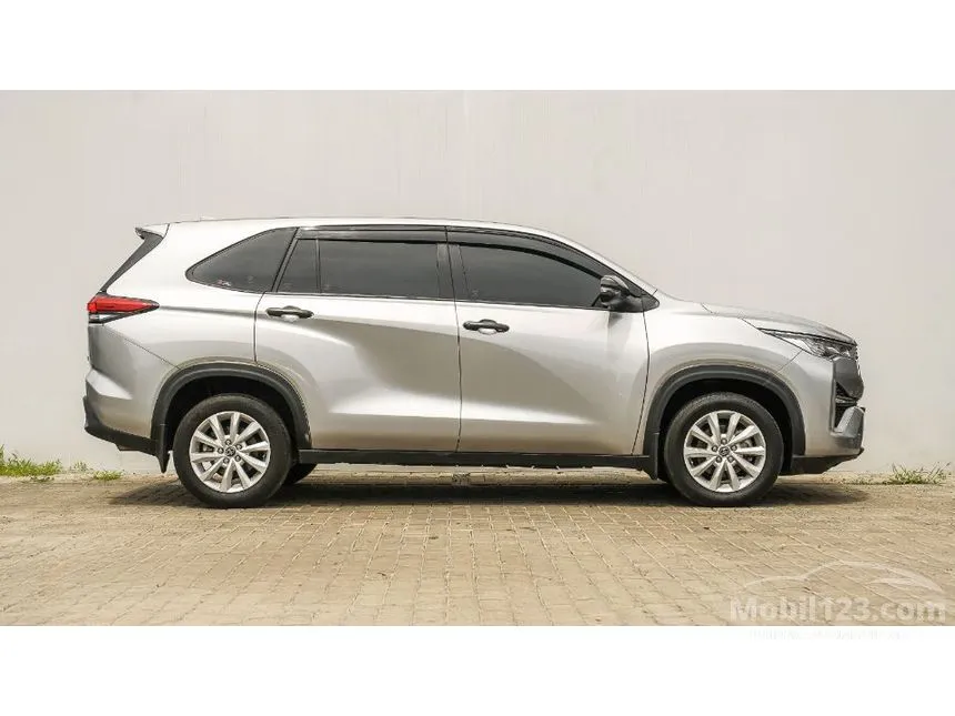 2022 Toyota Kijang Innova Zenix V (Non Premium Color) MPV