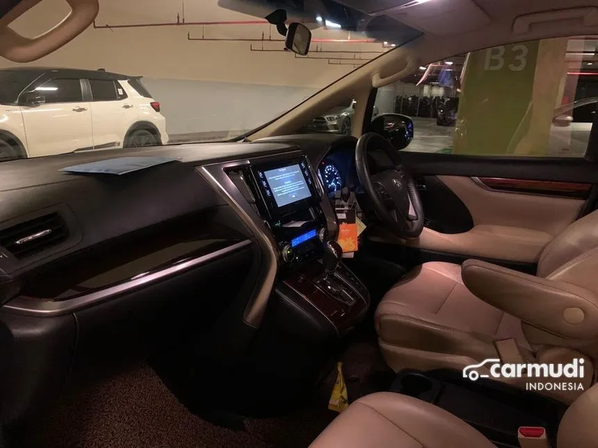 2017 Toyota Alphard X Van Wagon