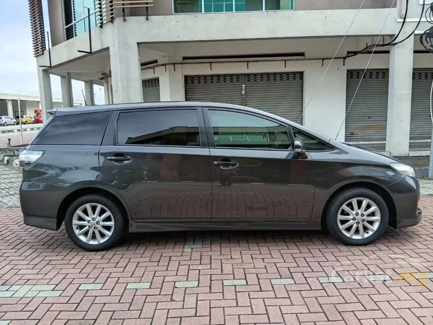2013 Toyota Wish MPV