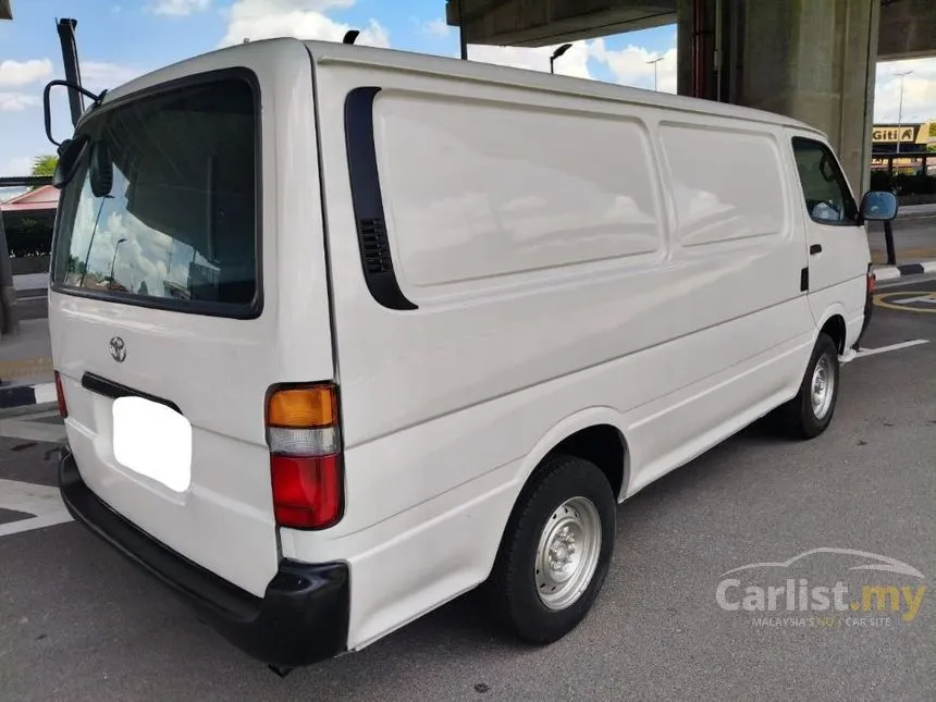 2004 Toyota Hiace Van