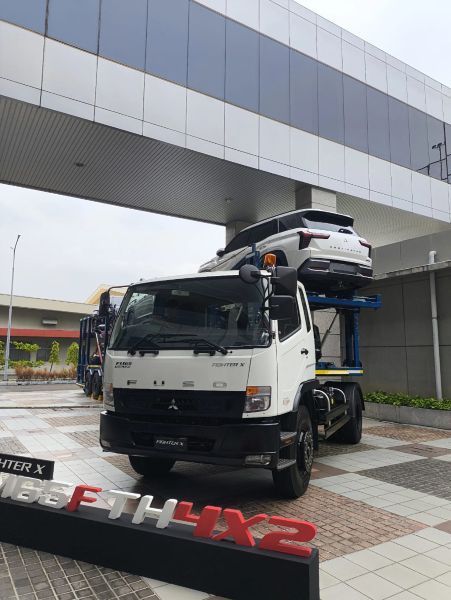 Kenalan dengan Fitur Unggulan Mitsubishi Fuso New Fighter X FM65F Tractor Head 4x2