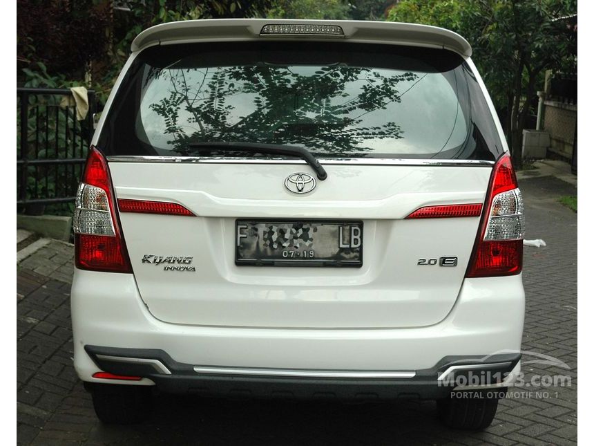 2014 Toyota Kijang Innova E MPV