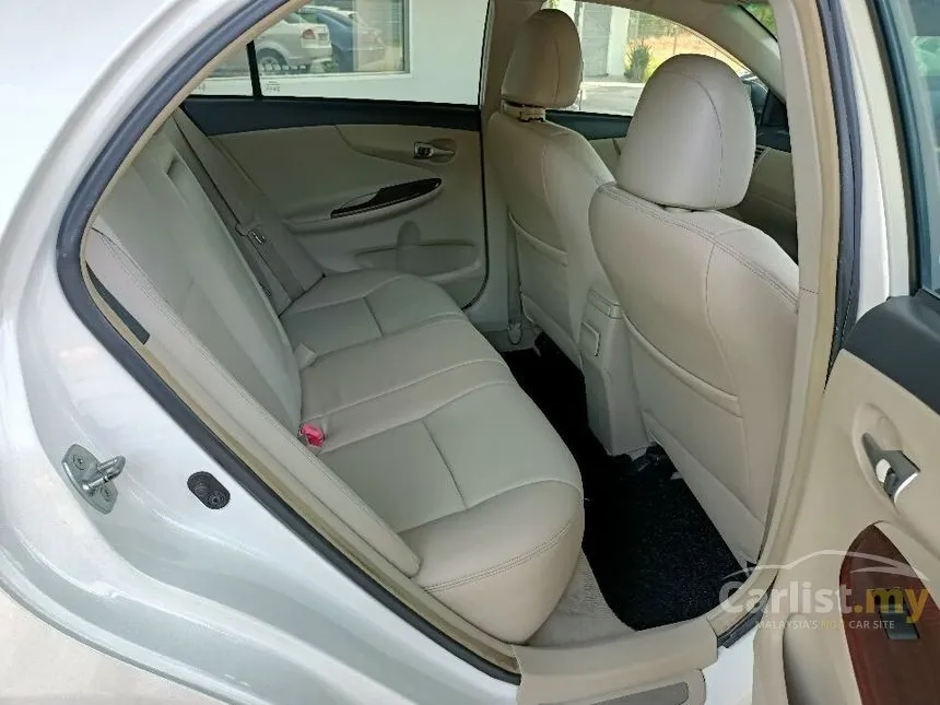 2010 Toyota Corolla Altis V Sedan