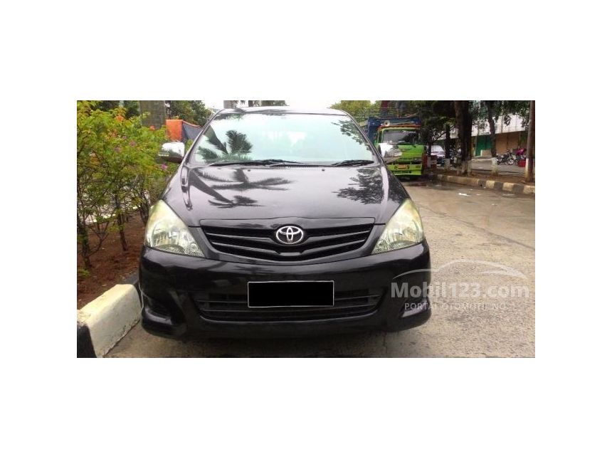 2011 Toyota Kijang Innova G MPV