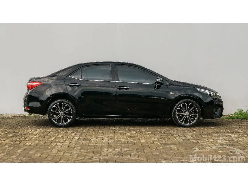 2015 Toyota Corolla Altis V Sedan