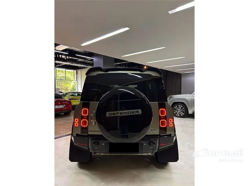 2023 Land Rover Defender 110 P300 SE SUV